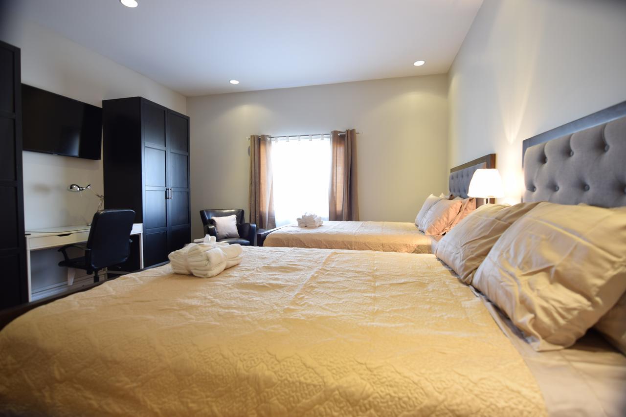 The Lion Inn & Suites Chetwynd Exteriör bild