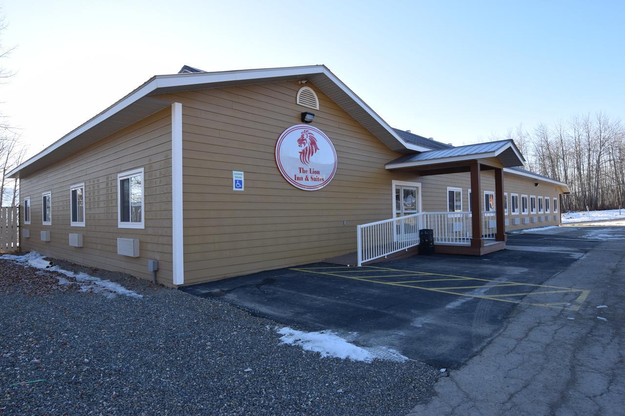 The Lion Inn & Suites Chetwynd Exteriör bild