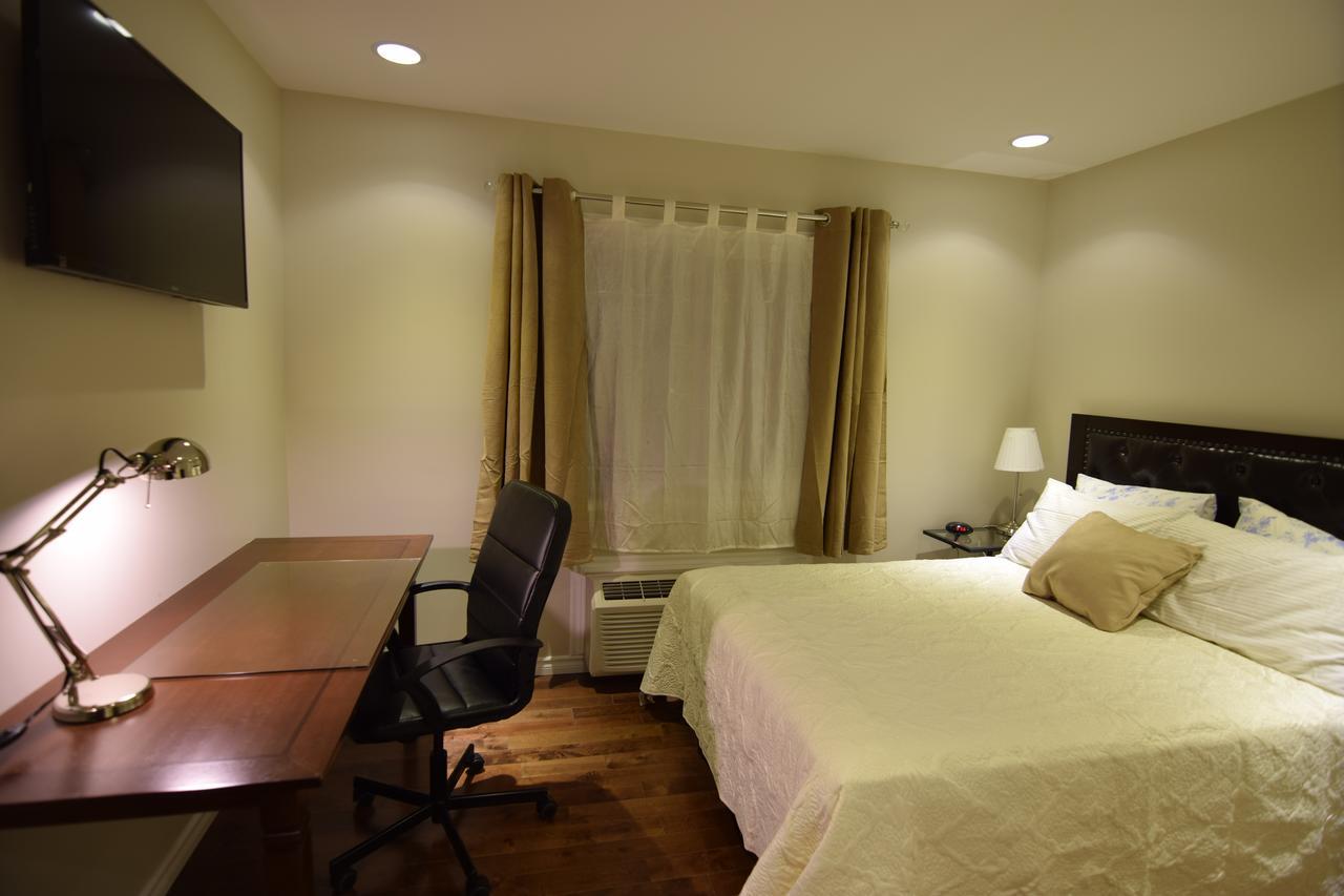 The Lion Inn & Suites Chetwynd Exteriör bild