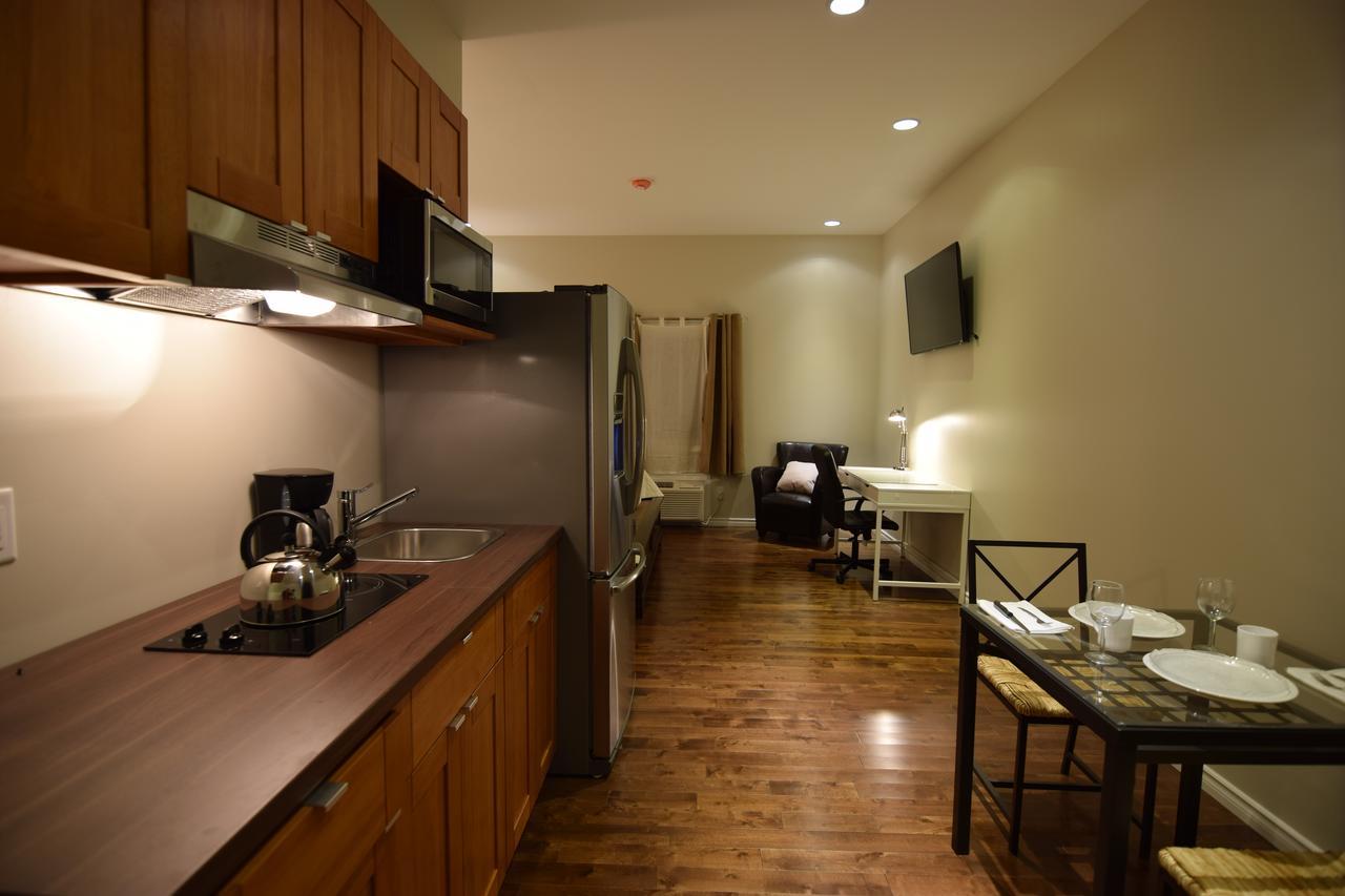 The Lion Inn & Suites Chetwynd Exteriör bild